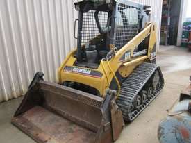Caterpillar 247B Skid Steer - picture0' - Click to enlarge