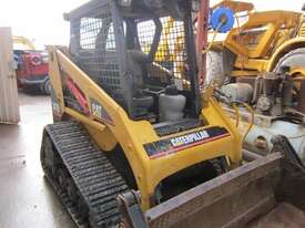 Caterpillar 247B Skid Steer - picture1' - Click to enlarge