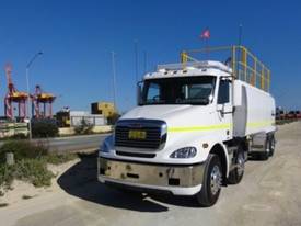 2021 Freightliner Columbia Water Truck - picture2' - Click to enlarge