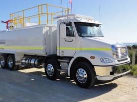 2021 Freightliner Columbia Water Truck - picture1' - Click to enlarge