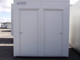 2.45 x 2.45 Unisex Toilet - picture0' - Click to enlarge