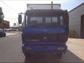 1991 MERCEDES-BENZ 1422 - picture0' - Click to enlarge
