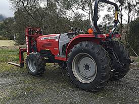 Massey Ferguson 1560 4WD Tractor - picture0' - Click to enlarge