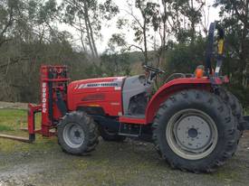Massey Ferguson 1560 4WD Tractor - picture2' - Click to enlarge