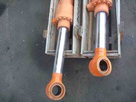 HYDRAULIC RAMS X 2/ 1METRE STROKE, - picture1' - Click to enlarge