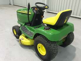 John Deere LT155 Ride On - picture1' - Click to enlarge
