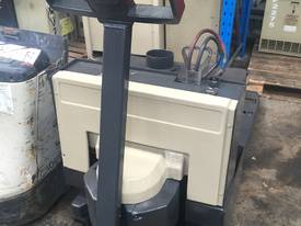 CROWN Electric Pallet Mover Pallet Truck 2 Ton - picture0' - Click to enlarge