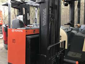 TOYOTA 6FBRE16 REACH TRUCK 6-8M LIFT NEW BATTERY - picture1' - Click to enlarge