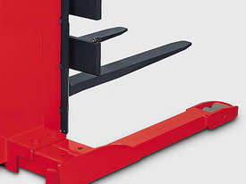 Linde Series 131 L14-L16AS Electric Pallet Stacker - picture0' - Click to enlarge