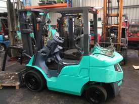 Mitsubishi Forklift 2.5 Ton 4.7m Lift Container Entry  Fresh Paint - picture0' - Click to enlarge