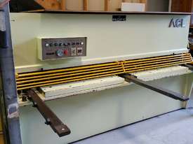 Pacific/ACL Guillotine 2500 x 4mm MS. 3mm SS. - picture0' - Click to enlarge