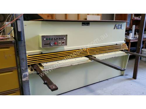 Pacific/ACL Guillotine 2500 x 4mm MS. 3mm SS.