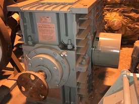 370 kw Reduction Gearbox 10 : 1 Ratio - picture0' - Click to enlarge