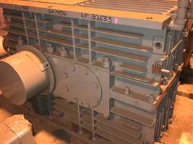 370 kw Reduction Gearbox 10 : 1 Ratio - picture2' - Click to enlarge
