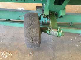 John Deere 640D Header Front Harvester/Header - picture2' - Click to enlarge