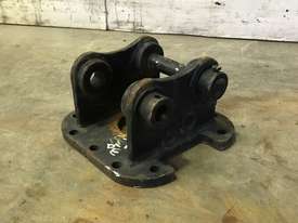 HEAD BRACKET TO SUIT 1-2T EXCAVATOR D975 - picture1' - Click to enlarge