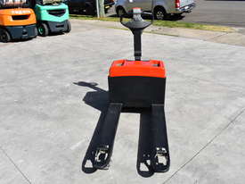 BT 1.31T Powered Pallet Mover HIRE from $140pw + GST - picture1' - Click to enlarge