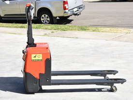 BT 1.31T Powered Pallet Mover HIRE from $140pw + GST - picture2' - Click to enlarge