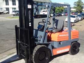 Toyota 5FD30 Diesel Forklift 3 Ton 4500mm Lift Height - picture2' - Click to enlarge