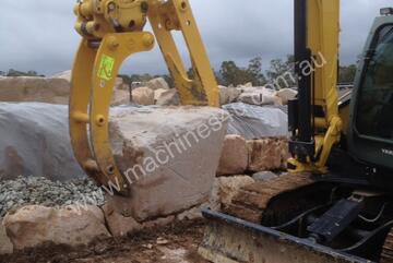 GARDNER ENGINEERING - 5 Tonne Bracket Pivot Hyd Thumb with Tyne