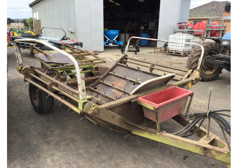 Used boomerang Boomerang Other Bale Wagon Feedout Hay Forage Equip Bale