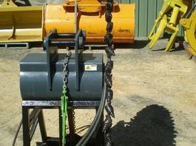 Hydrapower Rock Saw 8 to 12 Ton - picture1' - Click to enlarge