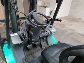 Mitsubishi forklift - picture2' - Click to enlarge