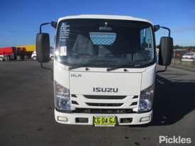 2015 Isuzu NLR - picture1' - Click to enlarge