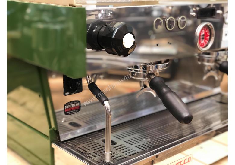 Click to view full size photos LA MARZOCCO LINEA PB 2 GROUP CUSTOM GREEN & GOLD ESPRESSO COFFEE MACHINE