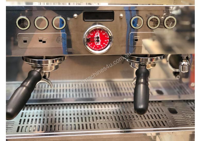 Click to view full size photos LA MARZOCCO LINEA PB 2 GROUP CUSTOM GREEN & GOLD ESPRESSO COFFEE MACHINE