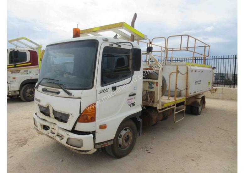 caption 2007 HINO FC FIELD SERVICE TRUCK