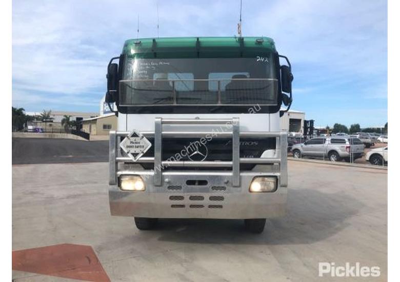 caption 2006 Mercedes Benz Actros 3354