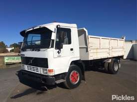 1991 Volvo FL7 - picture2' - Click to enlarge