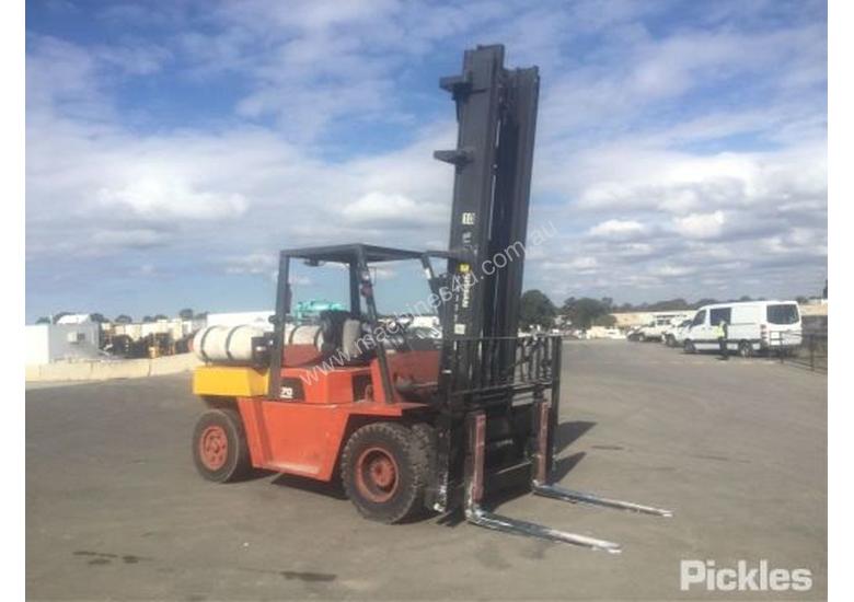 caption Nissan BF05H70U