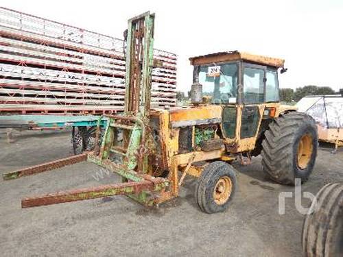 CHAMBERLAIN 3380 2WD Tractor