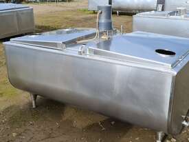 1,570lt STAINLESS STEEL TANK, MILK VAT - picture0' - Click to enlarge