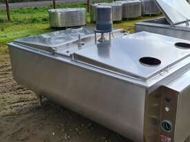 1,570lt STAINLESS STEEL TANK, MILK VAT - picture1' - Click to enlarge