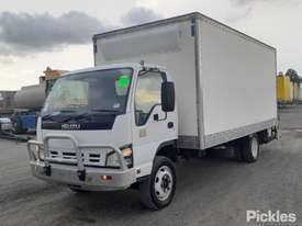 2005 Isuzu NQR 450 Long - picture2' - Click to enlarge