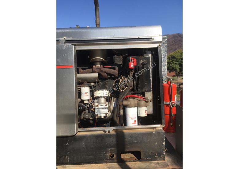 caption Air Vantage Welder & suit case