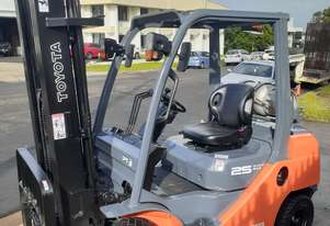 ACTIVE FORKLIFTS - TOYOTA FORKLIFT For Sale 8FG25 2012 MODEL 2.5 Ton 6000mm Lift height Solid Tyres
