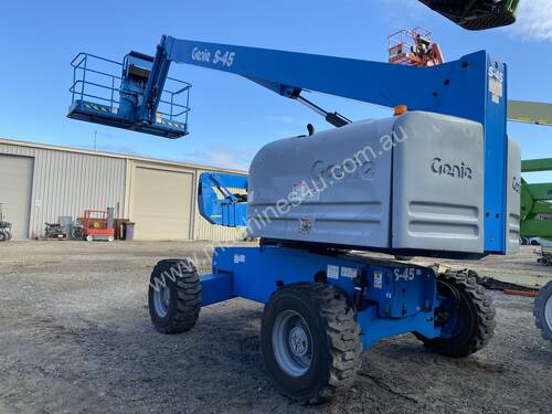 Genie S45 Boom Lift   Straight Stick. Excelelnt condition Low Hour Unit!
