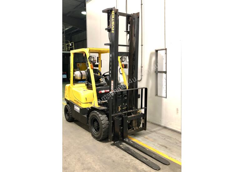 caption 2.5T LPG Counterbalance Forklift