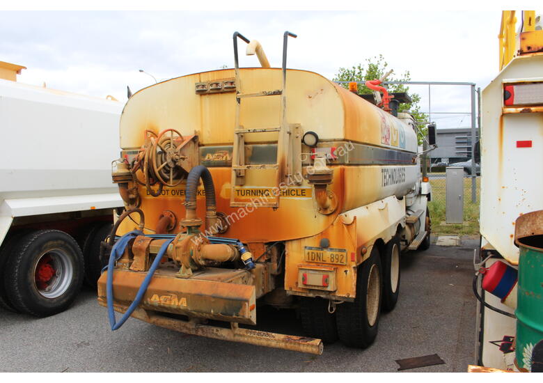 caption Freightliner 1995 FL112 Water Cart