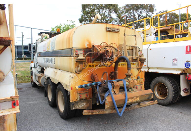 caption Freightliner 1995 FL112 Water Cart