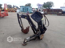 KANGA HOE MINI LOADER BACKHOE ATTACHMENT - picture1' - Click to enlarge