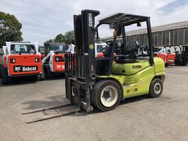Container Access Robust 3.3t LPG CLARK Forklift - Hire - picture0' - Click to enlarge