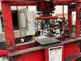 Hydraulic Press - picture0' - Click to enlarge