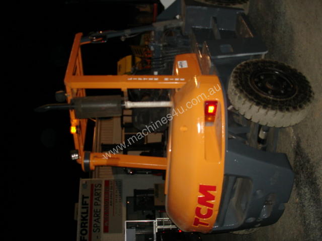caption FORKLIFT TCM TOYOTA CROWN FD70Z8 HIRE OR BUY