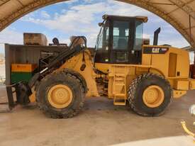 CAT 930H Loader with Fork Attachment - picture0' - Click to enlarge
