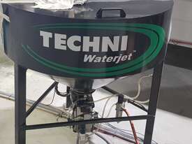TECHNI WATERJET 5 AXIS - picture0' - Click to enlarge